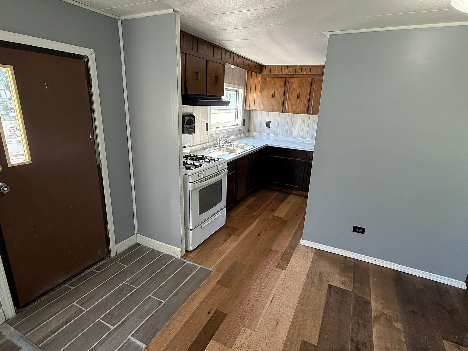 2 bed, 784 sqft, $600 — Photo 4