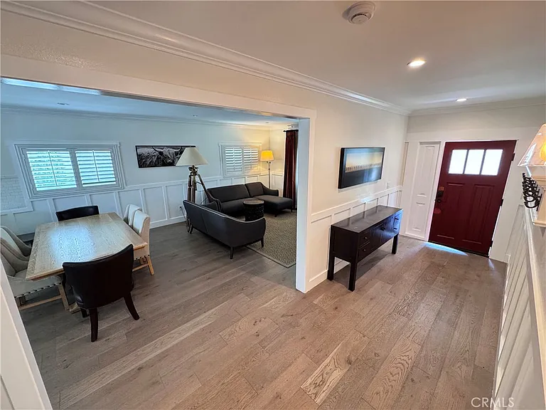 2716 S La Salle Ave — Photo 11