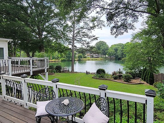 3rd image of 3020 Brierfield Lake