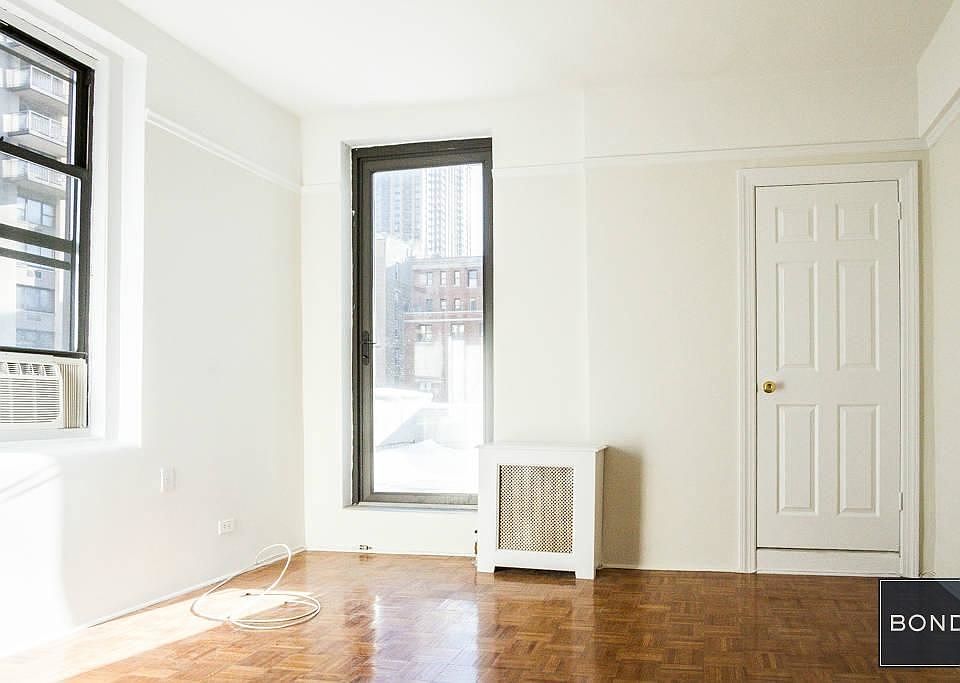 1st image of 220 W 71st St APT 102