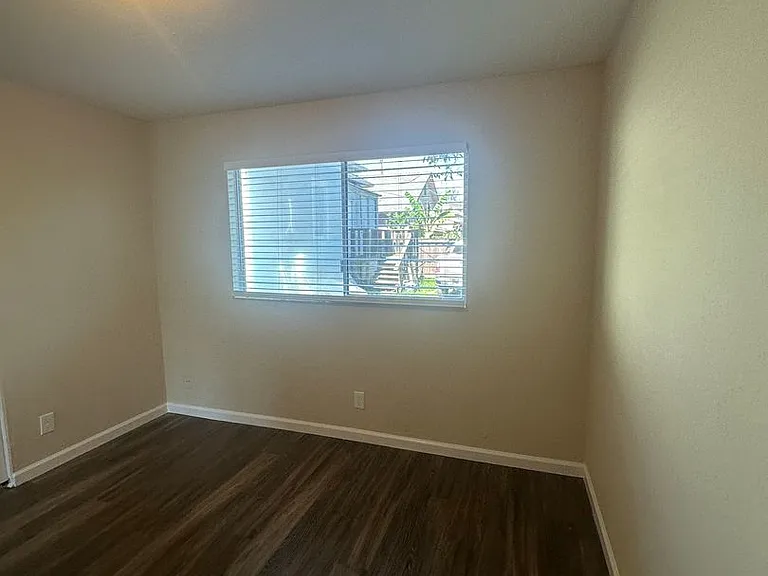 724 S 8th St — Photo 11