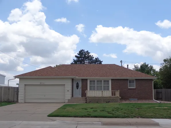 214 E 32nd St, Hays, KS 67601