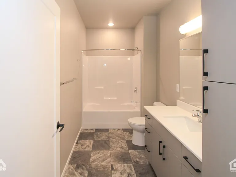 University Hills Village — Photo 34