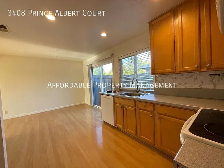 3408 Prince Albert Ct — Photo 4