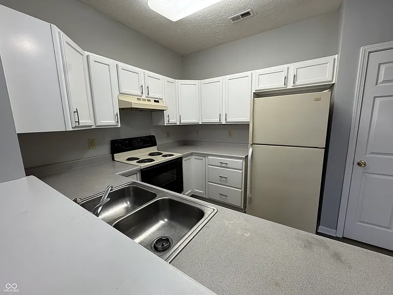 5438 Nighthawk Dr — Photo 8