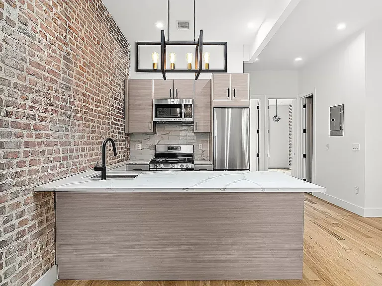 1198 Hancock St #3 — Photo 2