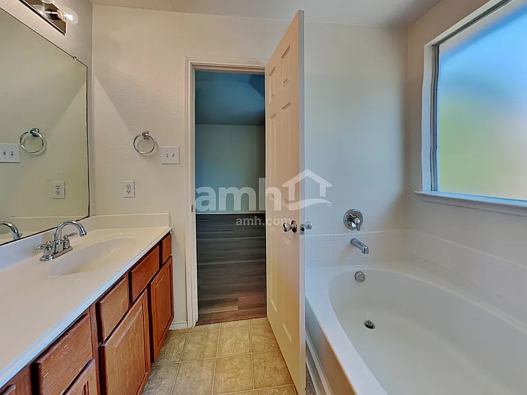 10624 Cochron Dr — Photo 13