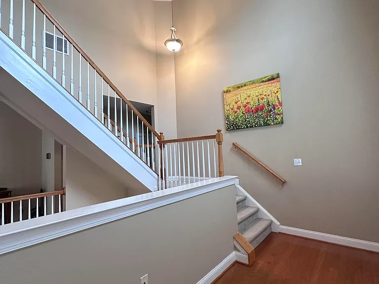 512 Abby Rd — Photo 13