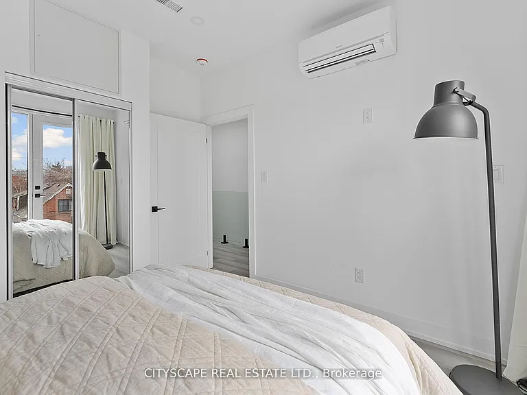 589 Oakwood Ave #4 — Photo 25