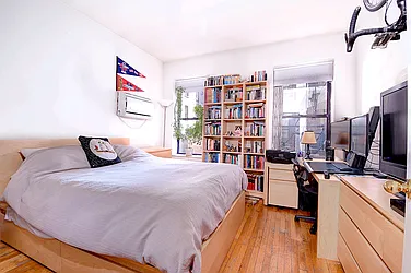 Rented by Urbane Brokerage