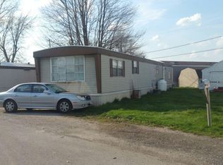 78 Woodlake Blvd, Millbury, OH 43447