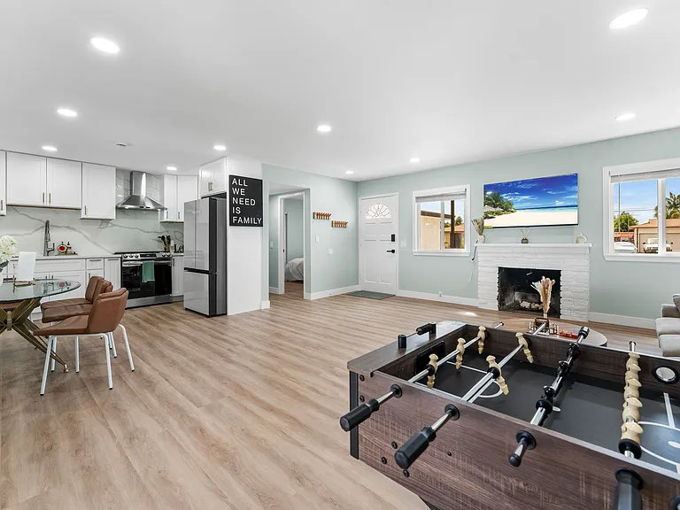 820 S Velare St — Photo 1