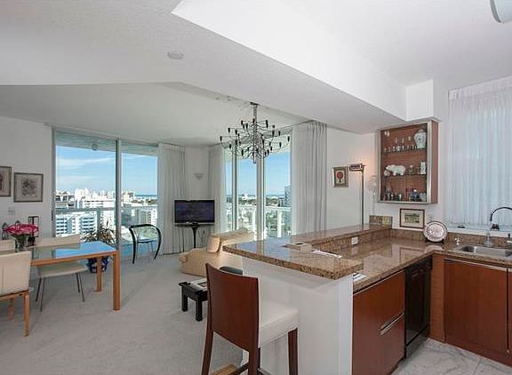 3rd image of 10 Venetian Way #15