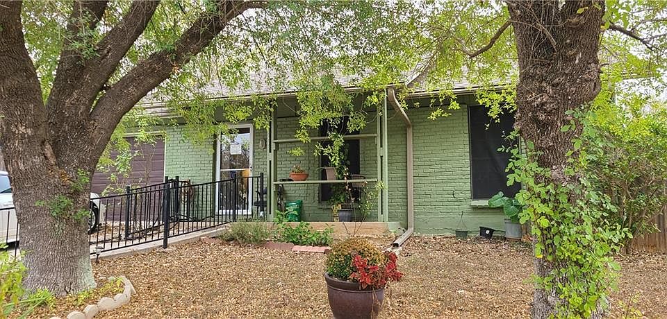 1st image of 6805 Colony Park Dr