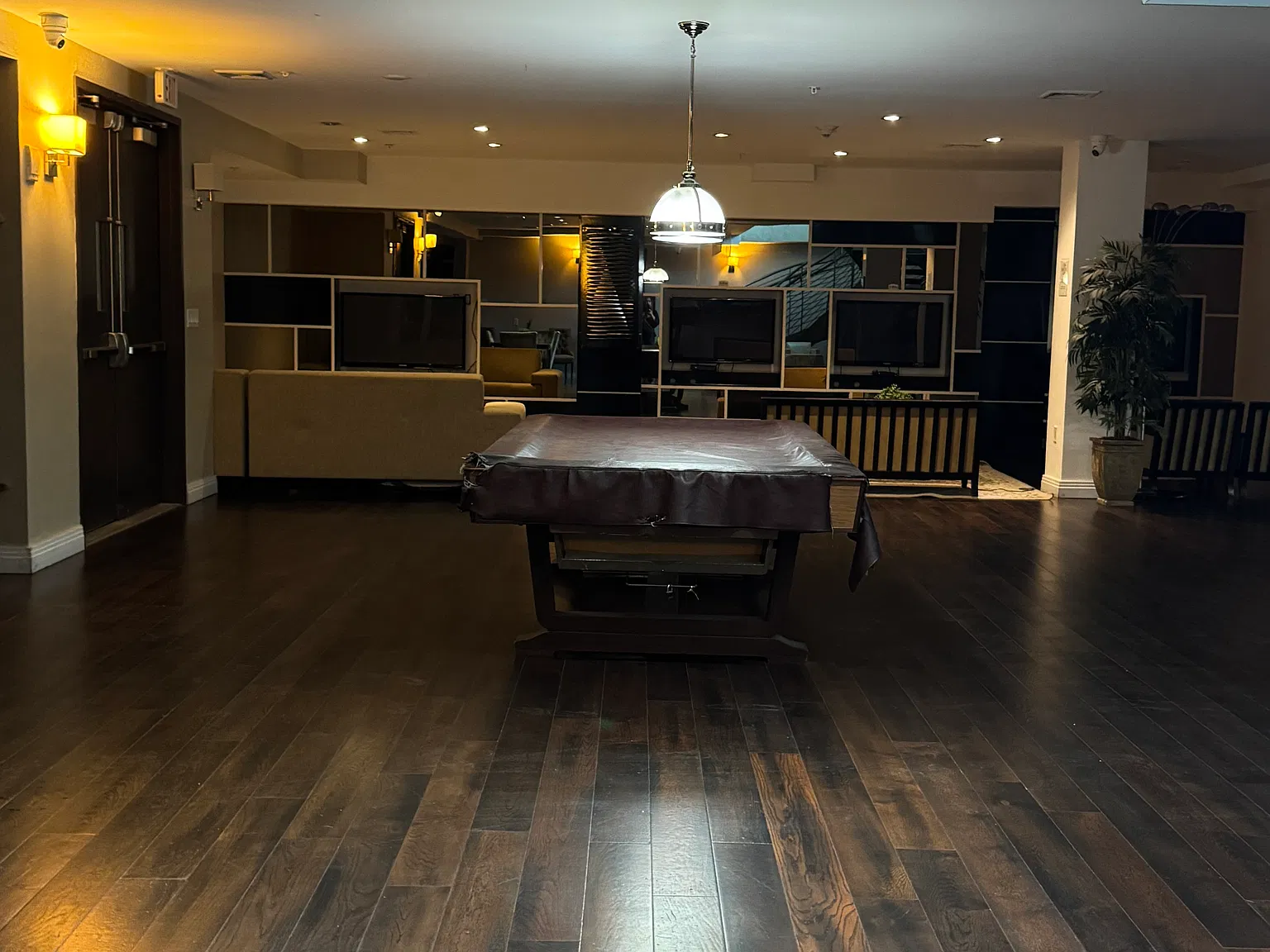 701 Ridge Hill Blvd — Photo 2
