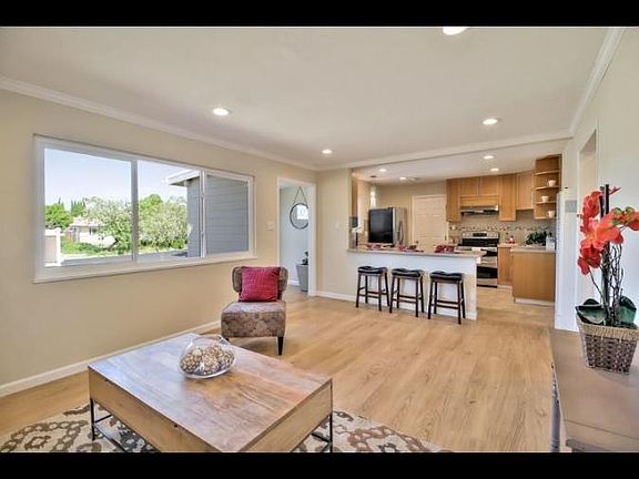 5th image of 2578 Moraine Dr