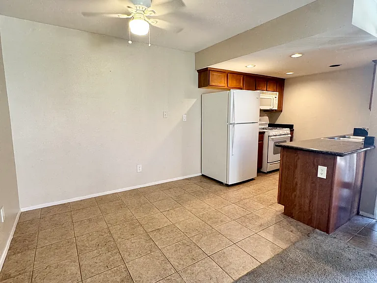 1134 W Blaine St #202 — Photo 9