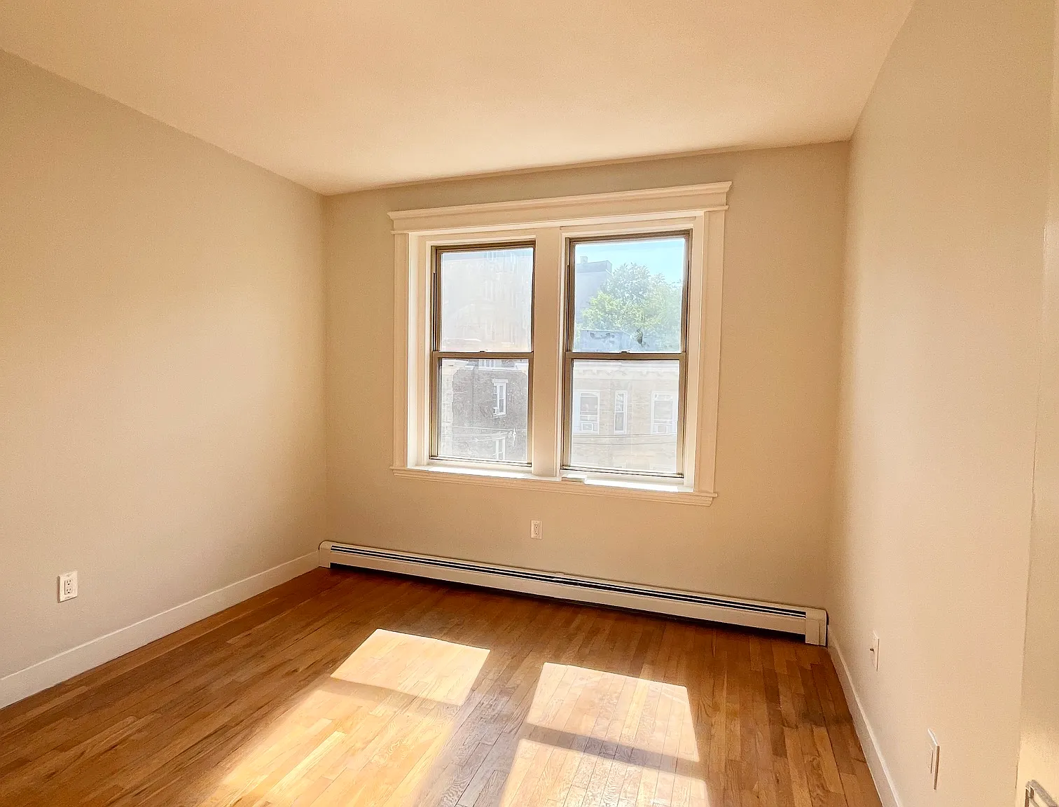 1 bed, 9999 sqft, $2,300 — Photo 3