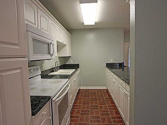 5th image of 1844 Green Oak Dr