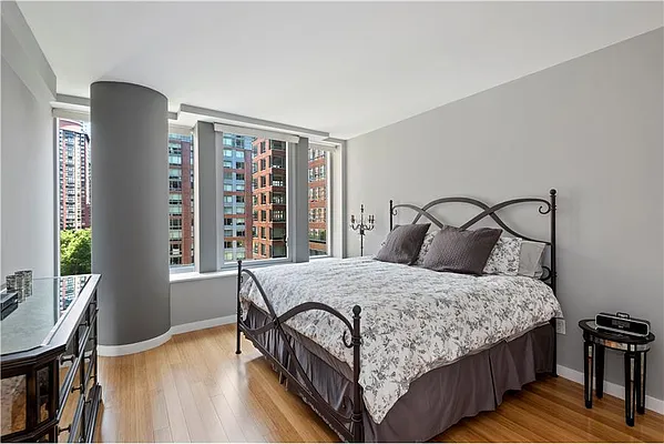 Sold by R New York | media 3