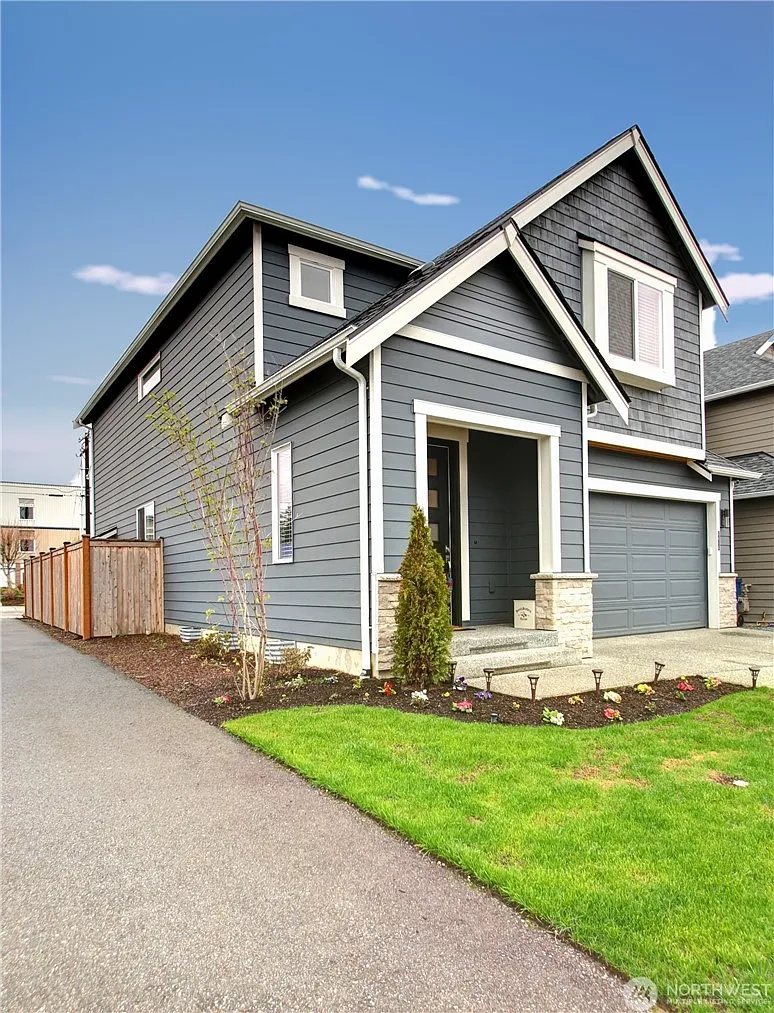 5 bed, 2220 sqft, $3,800 — Photo 1
