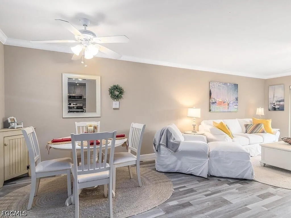 2 bed, 1.5 bath, 930 sqft, $1,700 — Photo 4
