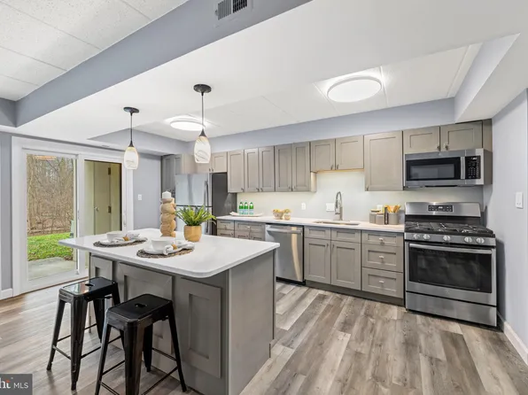 5725 Harpers Farm Rd Unit A, Columbia, MD 21044