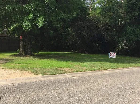 162 White Ave, Fairhope, AL 36532