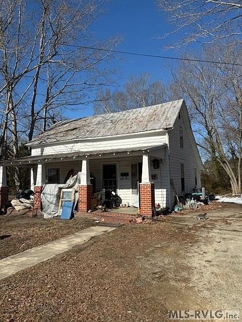 2nd image of 906 Plank Rd
