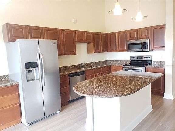 2nd image of 4851-209 New Broad St