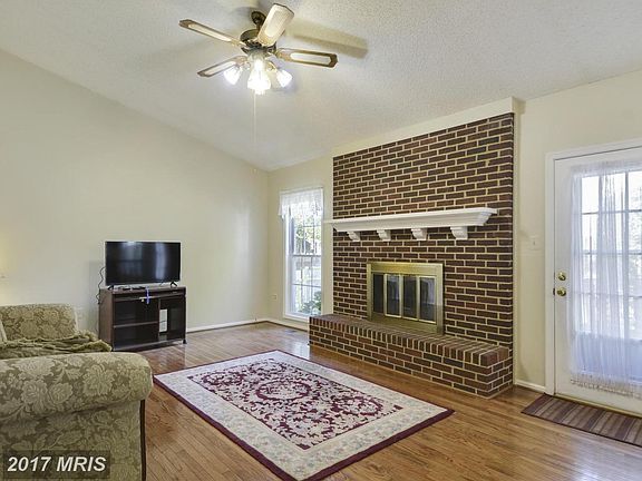 5th image of 3504 Forsythia Ln