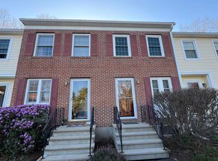 725 Fox Hollow Way, Manchester, NH 03104