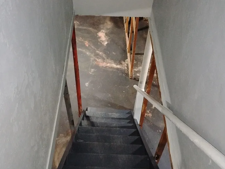 4325 N Olney St — Photo 36
