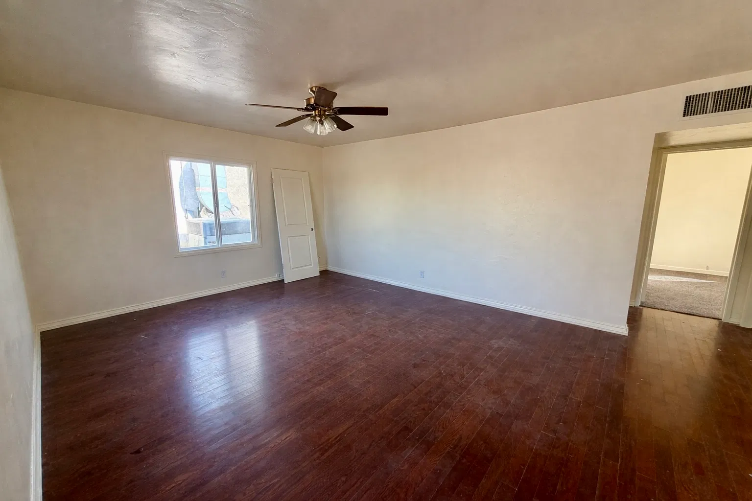 3 bed, 1254 sqft, $1,500 — Photo 3