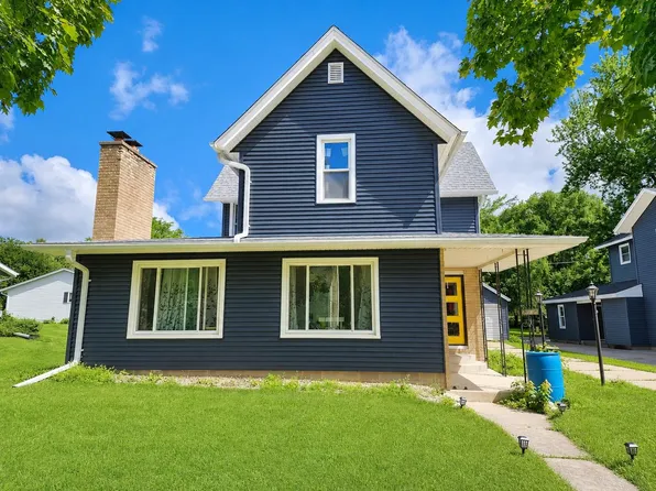 222 Garfield Ave, Evansville, WI 53536