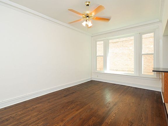 3rd image of 5105 S Ingleside Ave Unit 1