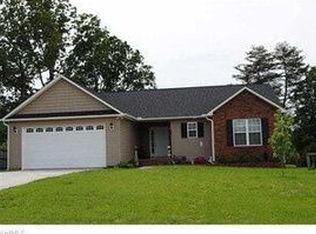 15 Emily Ct, Thomasville, NC 27360