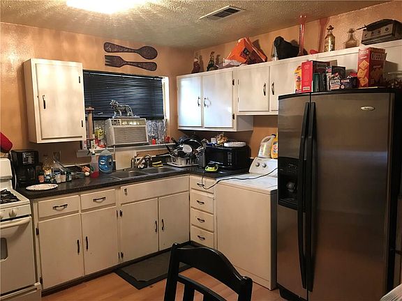 3rd image of 2342 Wolcott Dr