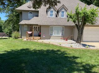 30 Cedar Dr, Hurricane, WV 25526