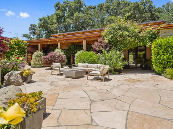 35 Valencia Ct, Portola Valley, CA 94028