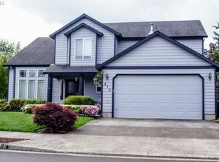 872 SW 26th St, Troutdale, OR 97060