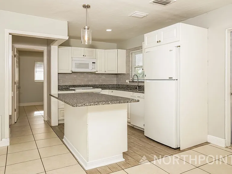 3816 Melgert Ln — Photo 6