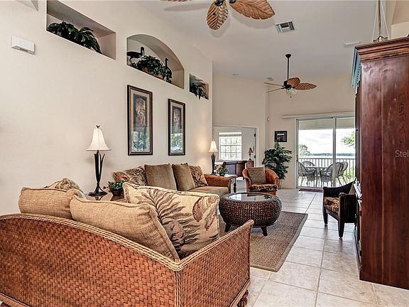 4th image of 4608 Club Dr Unit 202