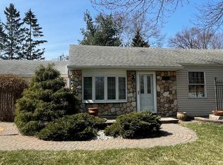 9263 Brookline Ave, Plymouth, MI 48170