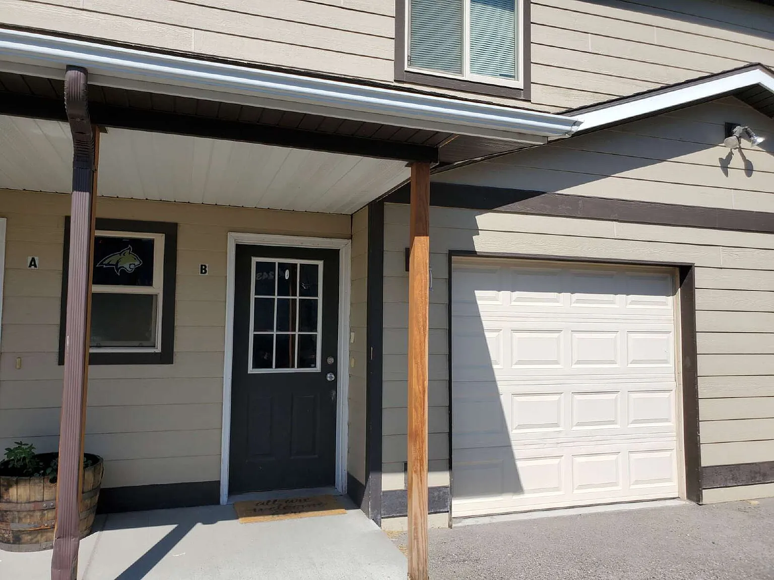 3 bed, 2.5 bath, $1,900 — Photo 3