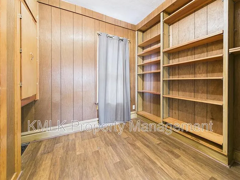 183 N Union St — Photo 9
