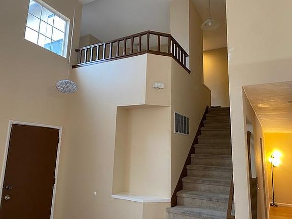 3rd image of 2268 Bayberry Cir