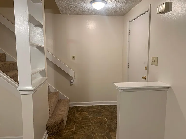 411 Hobbs Rd SE — Photo 6