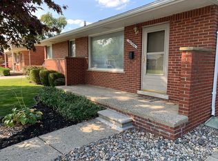 30948 Orangelawn St, Livonia, MI 48150