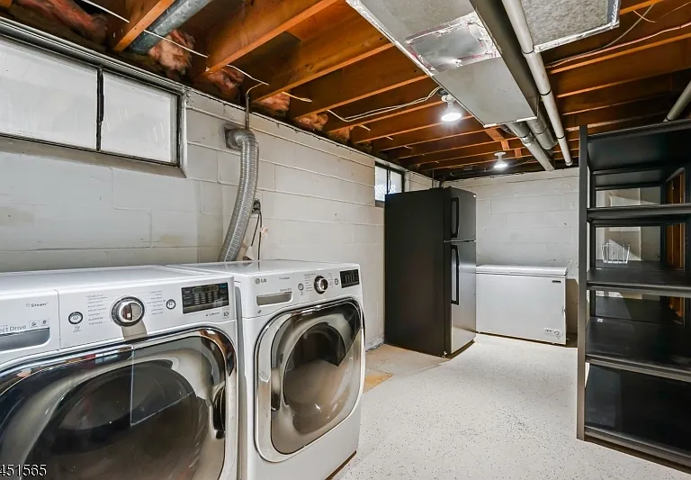 18 Deerwood Ave — Photo 11